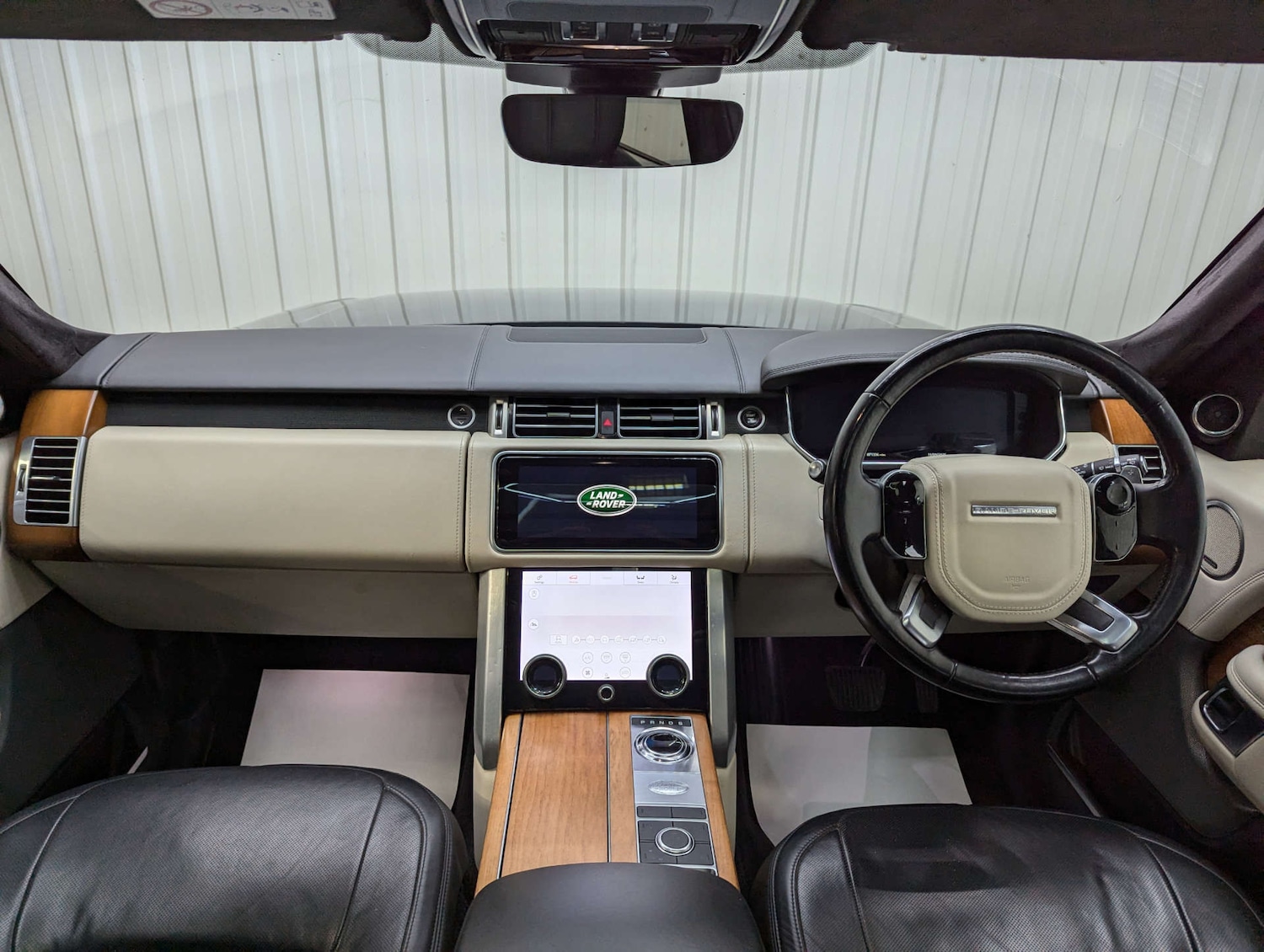 Used Land Rover Range Rover 2018 for sale - 76363921: Photo 2