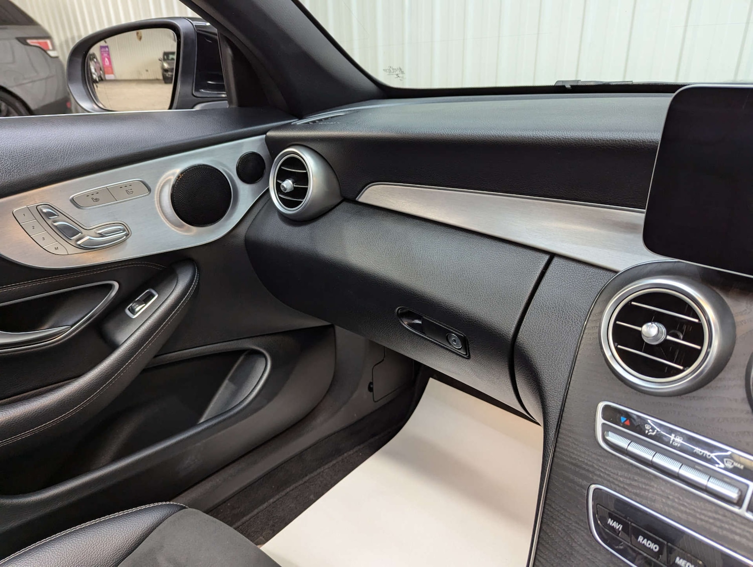 Used Mercedes-Benz C Class 2019 for sale - 76600597: Photo 89