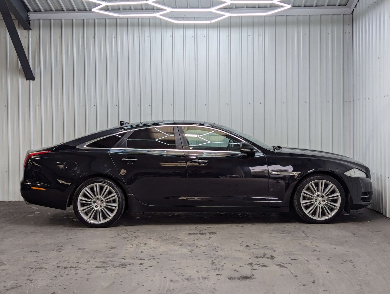 Used Jaguar XJ 2015 for sale - 76091324: Photo 13