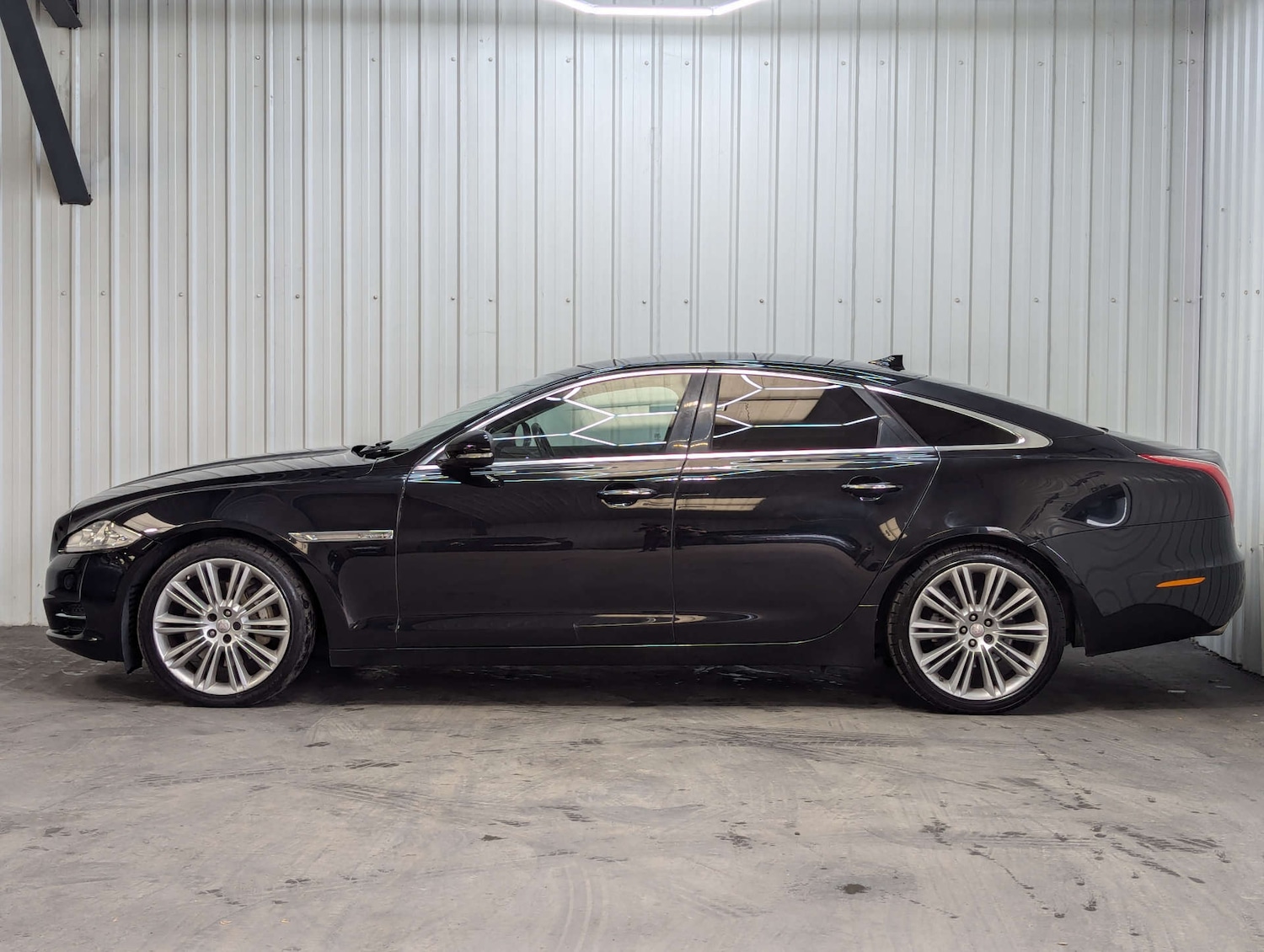 Used Jaguar XJ 2015 for sale - 76091324: Photo 15