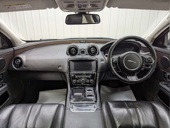 Used Jaguar XJ 2015 for sale - 76091324: Photo 2