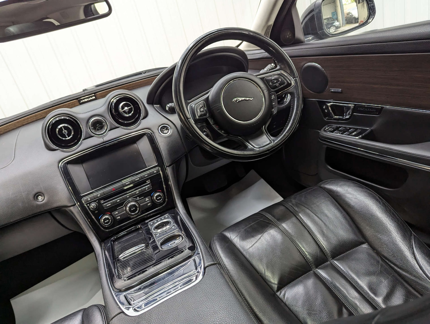 Used Jaguar XJ 2015 for sale - 76091324: Photo 45