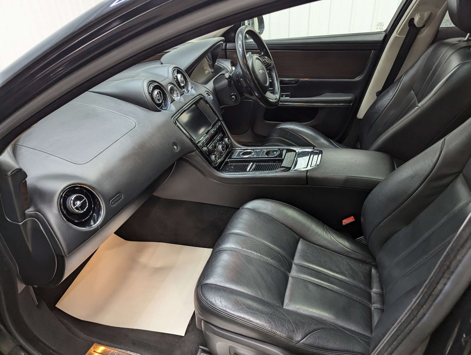 Used Jaguar XJ 2015 for sale - 76091324: Photo 52