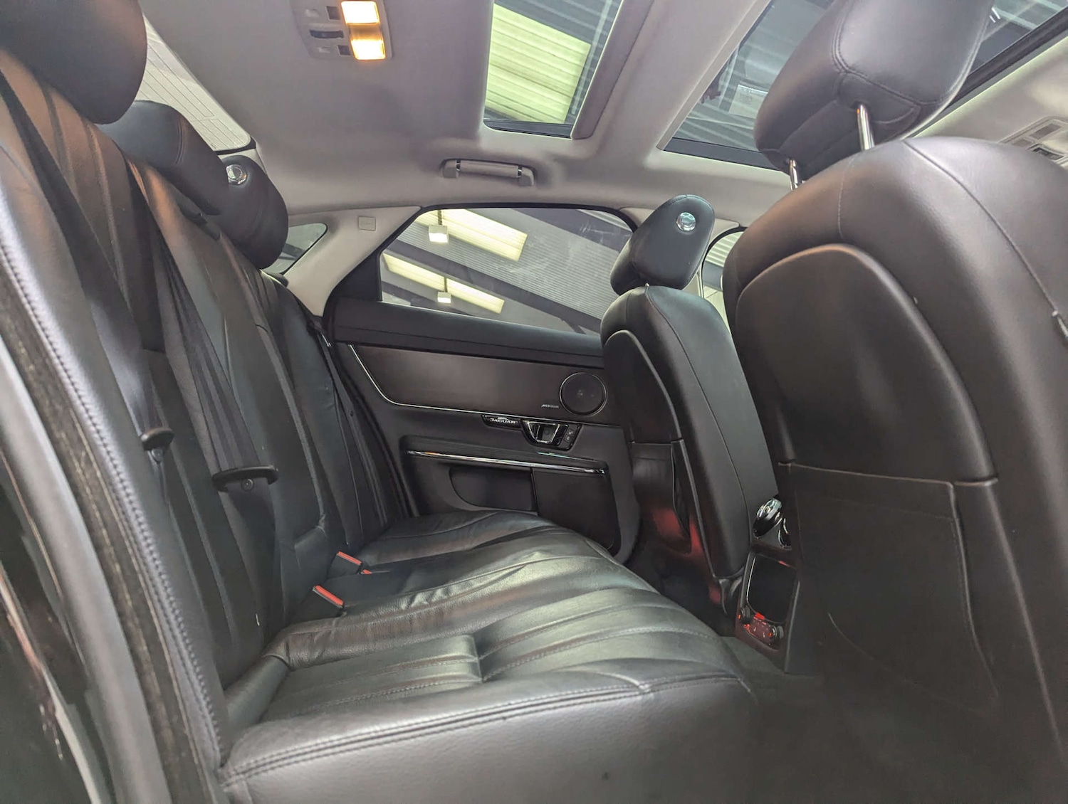 Used Jaguar XJ 2015 for sale - 76091324: Photo 61