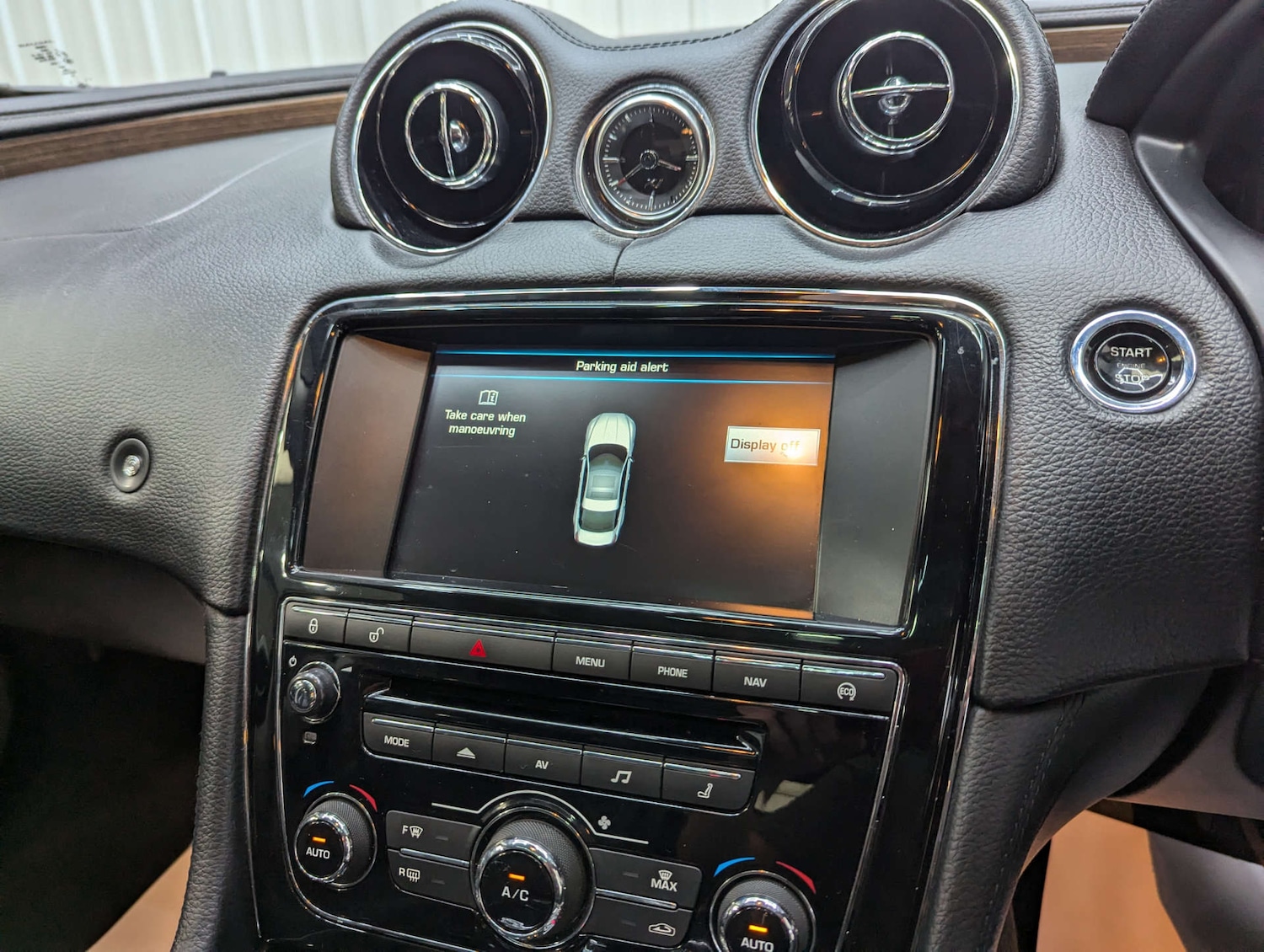Used Jaguar XJ 2015 for sale - 76091324: Photo 82