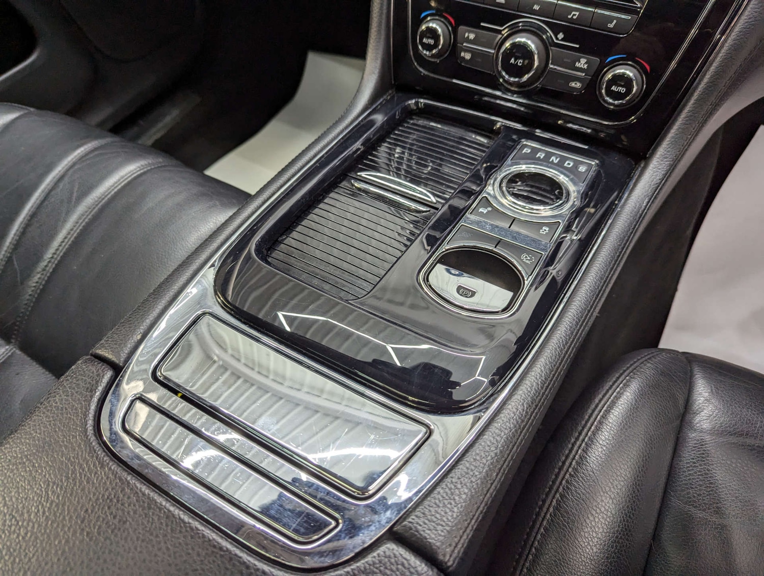 Used Jaguar XJ 2015 for sale - 76091324: Photo 83