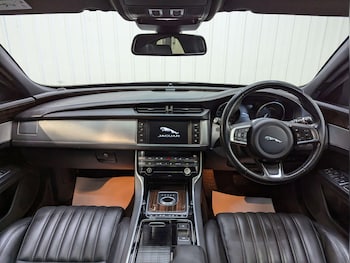Used Jaguar XF 2017 for sale - 76005375: Photo