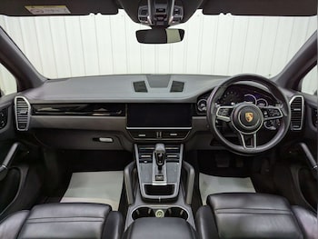 Used Porsche Cayenne 2019 for sale - 75537654: Photo