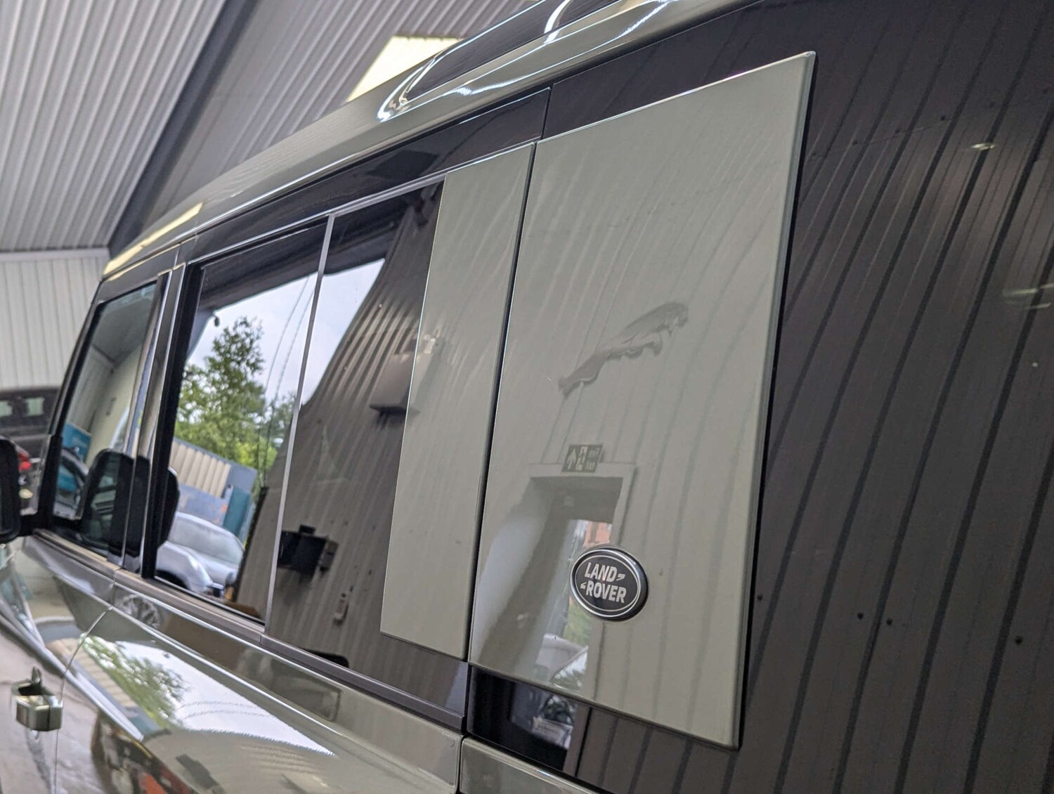 Used Land Rover Defender 2021 for sale - 76600689: Photo 30