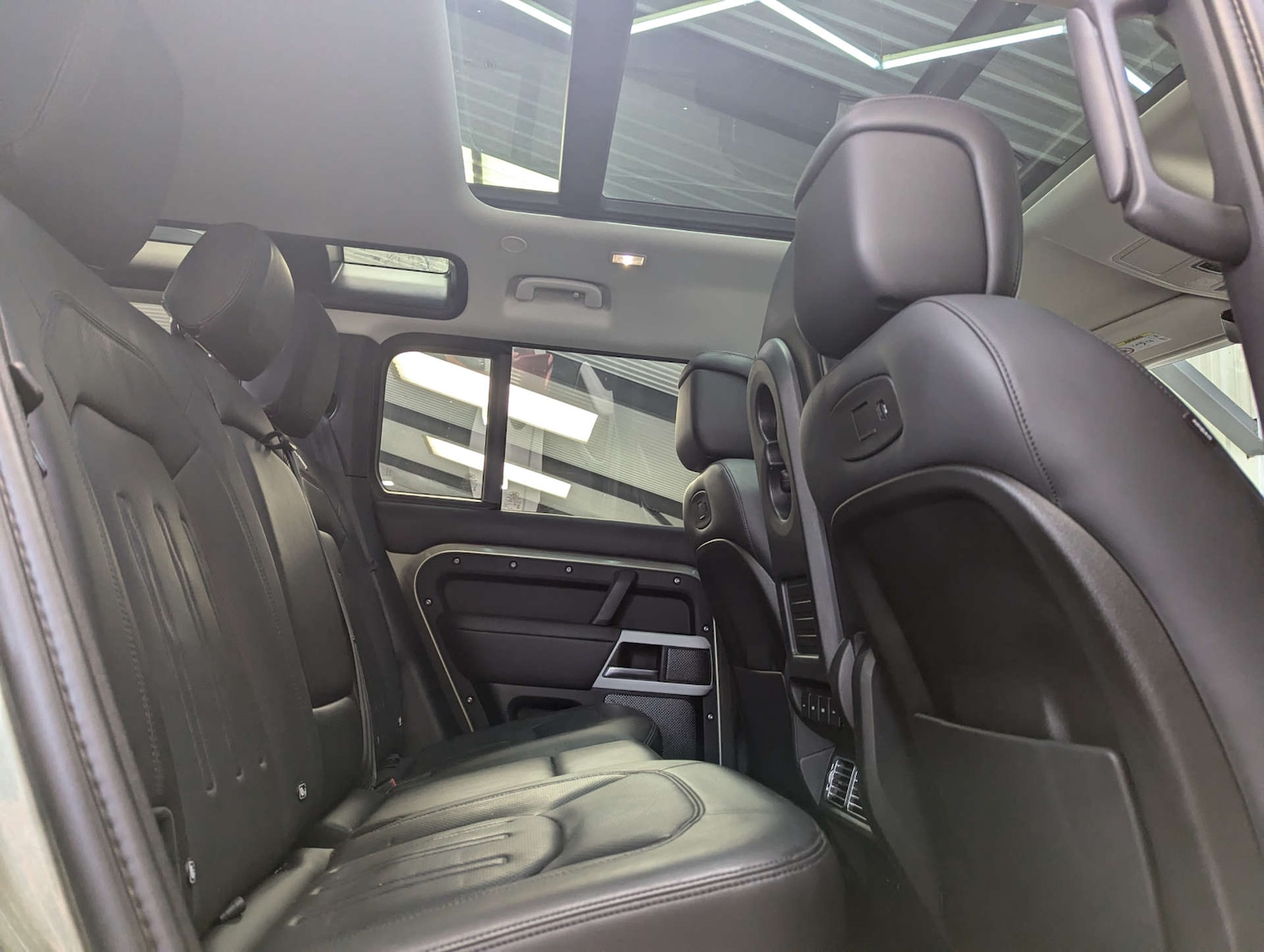 Used Land Rover Defender 2021 for sale - 76600689: Photo 63