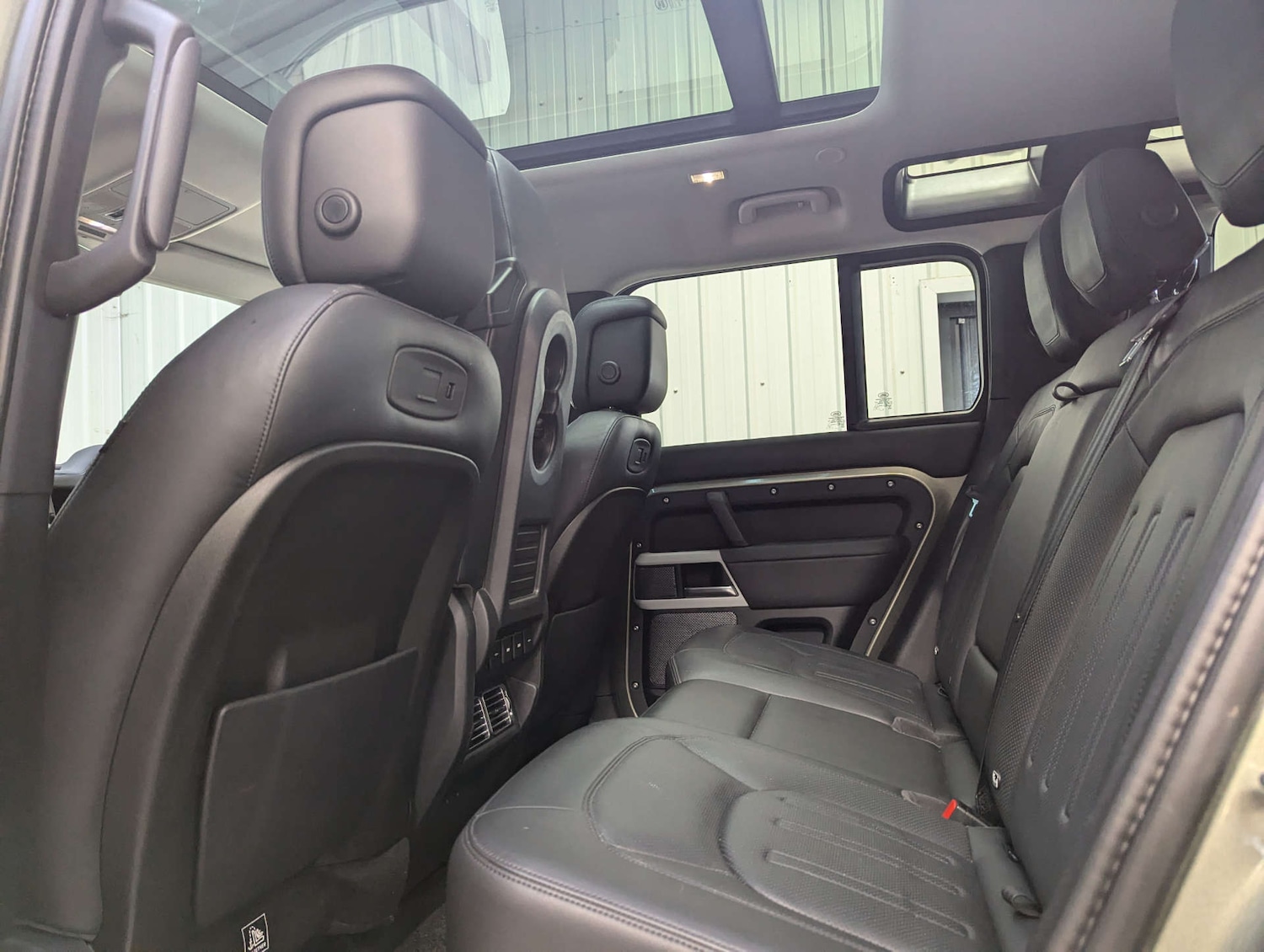 Used Land Rover Defender 2021 for sale - 76600689: Photo 67