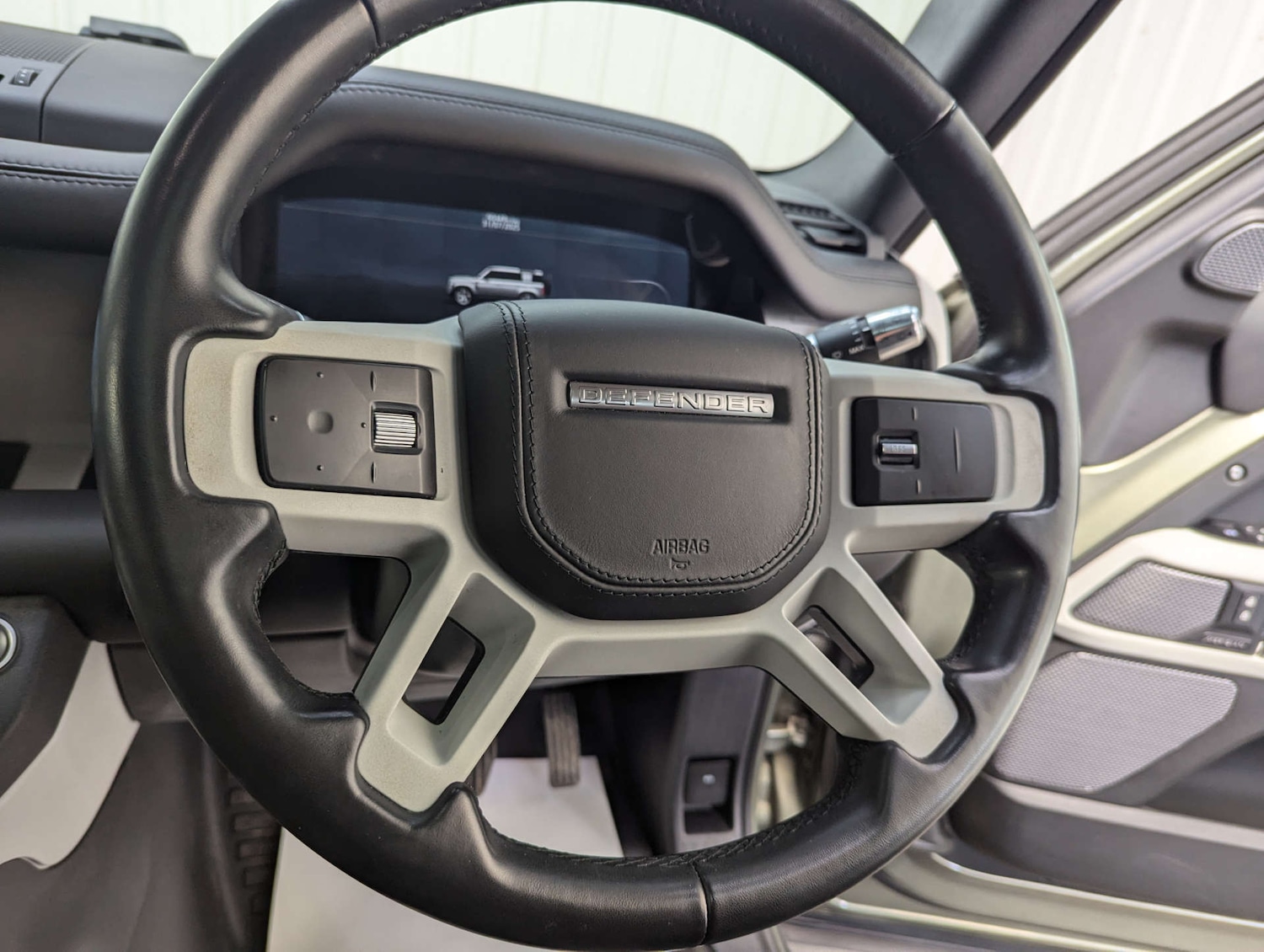 Used Land Rover Defender 2021 for sale - 76600689: Photo 78