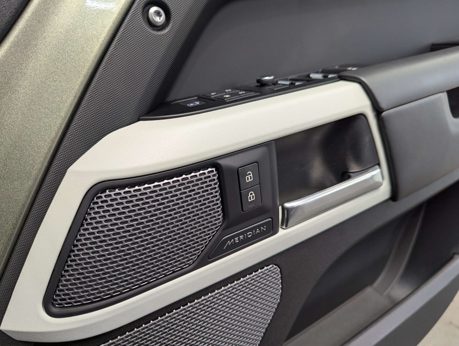 Used Land Rover Defender 2021 for sale - 76600689: Photo 79