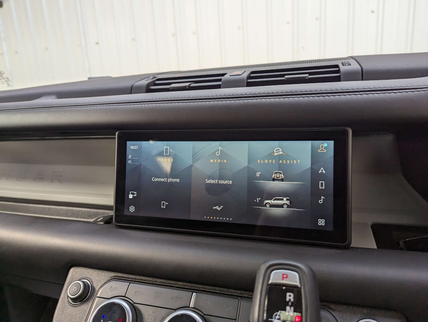 Used Land Rover Defender 2021 for sale - 76600689: Photo 89