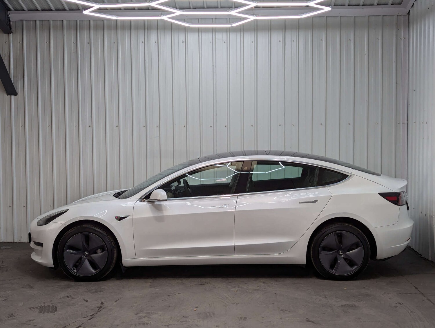 Used Tesla Model 3 2020 for sale - 76579661: Photo 17