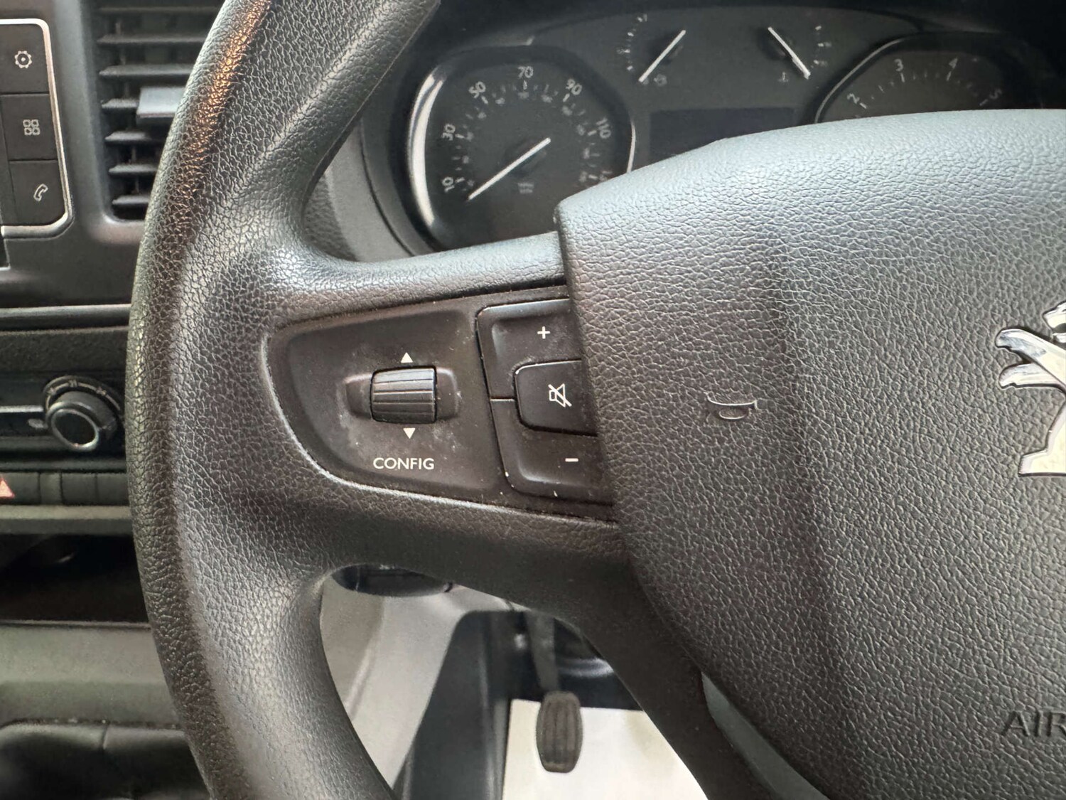 Used Peugeot Expert 2020 for sale - 75973333: Photo 57