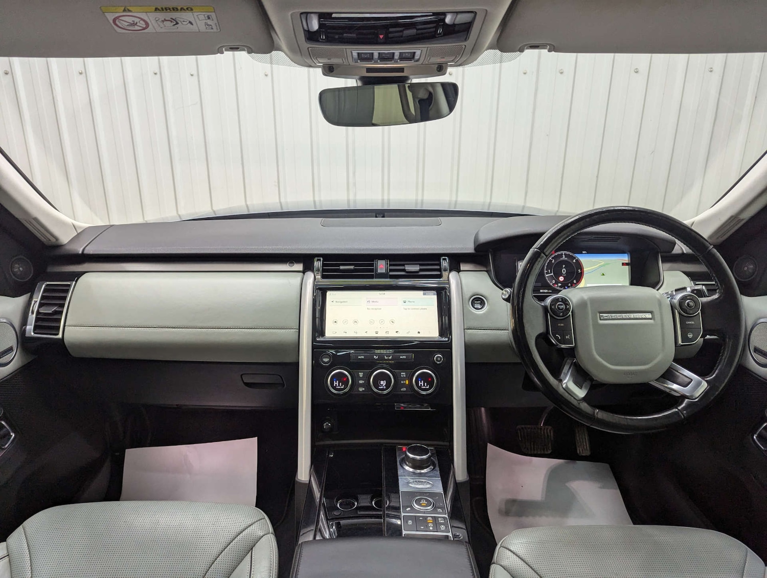 Used Land Rover Discovery 2018 for sale - 77195843: Photo 46