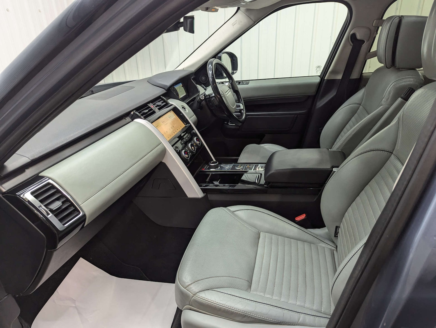 Used Land Rover Discovery 2018 for sale - 77195843: Photo 53