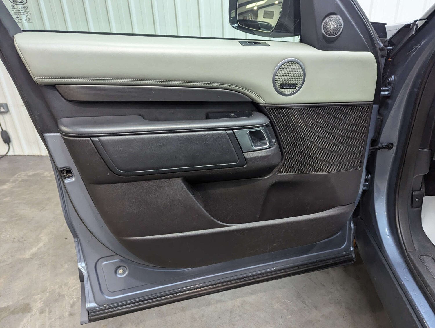 Used Land Rover Discovery 2018 for sale - 77195843: Photo 58