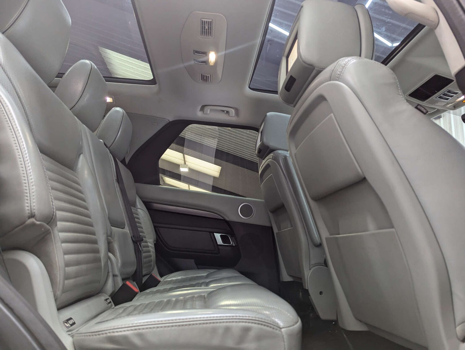 Used Land Rover Discovery 2018 for sale - 77195843: Photo 62