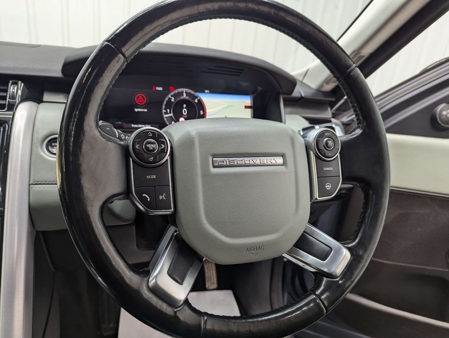 Used Land Rover Discovery 2018 for sale - 77195843: Photo 83