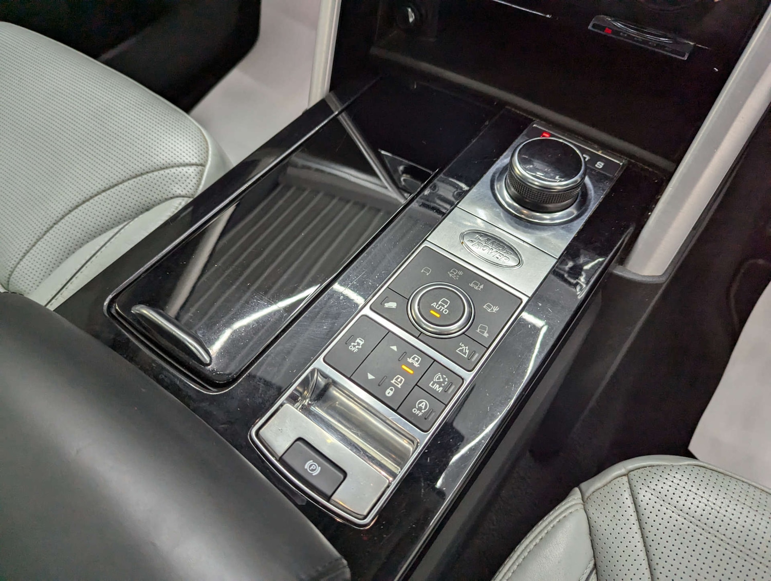 Used Land Rover Discovery 2018 for sale - 77195843: Photo 86