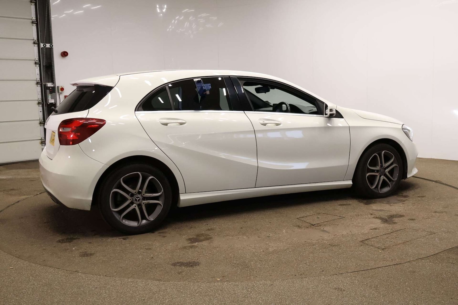 Used Mercedes-Benz A-Class 2018 for sale - 76343752: Photo 9