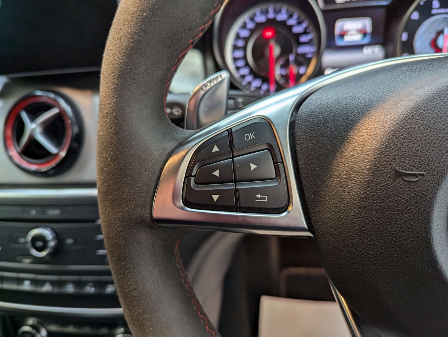 Used Mercedes-Benz GLA 2017 for sale - 76588256: Photo 76