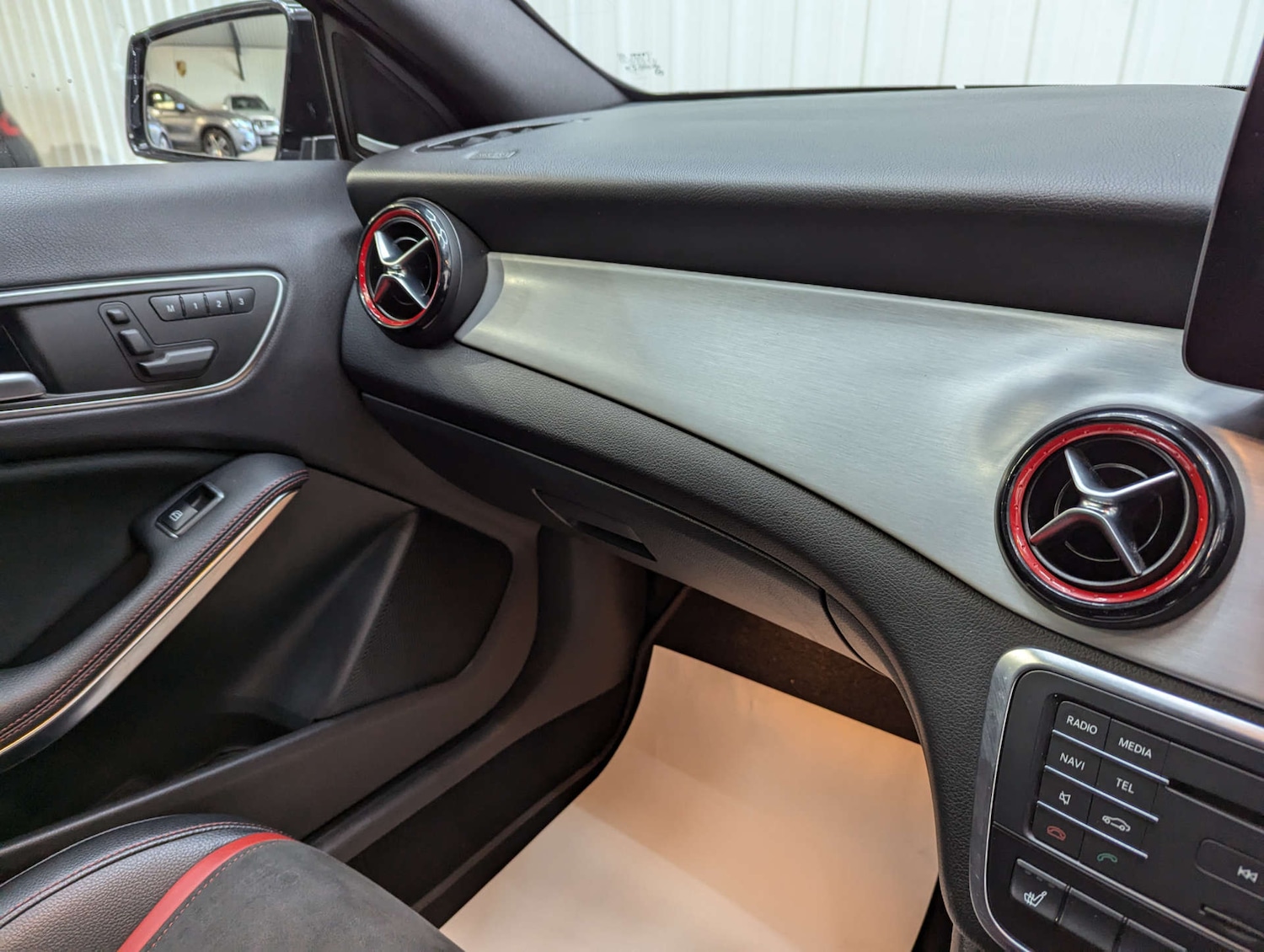 Used Mercedes-Benz GLA 2017 for sale - 76588256: Photo 92