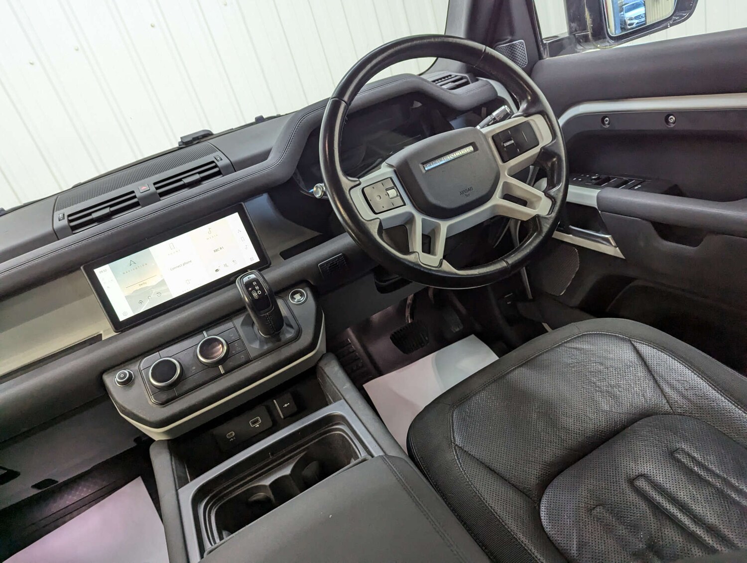 Used Land Rover Defender 2020 for sale - 76402672: Photo 46