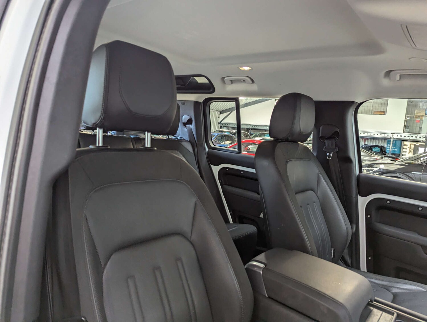 Used Land Rover Defender 2020 for sale - 76402672: Photo 50