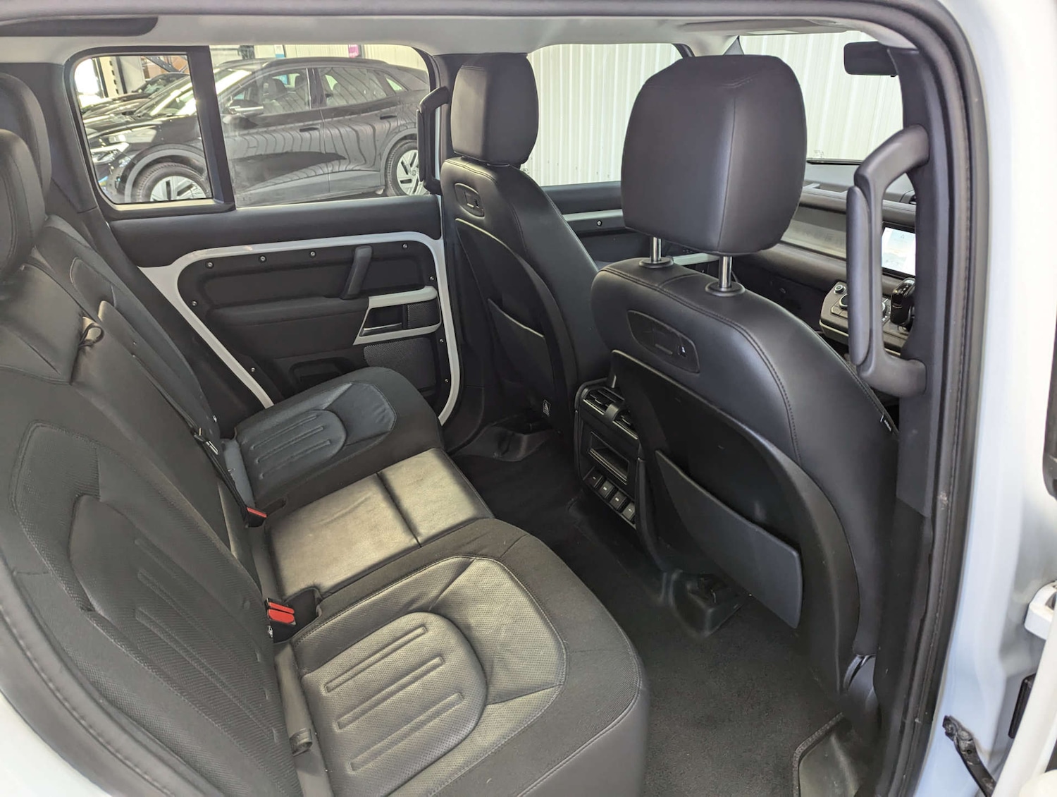 Used Land Rover Defender 2020 for sale - 76402672: Photo 59