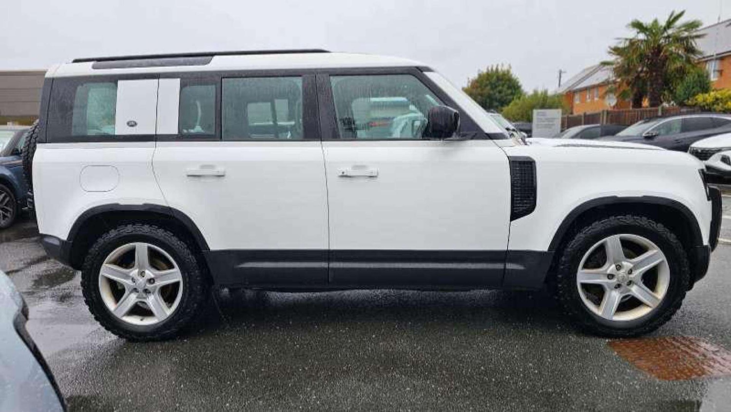 Used Land Rover Defender 2020 for sale - 76402672: Photo 7