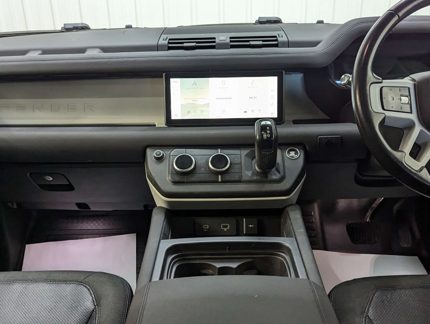 Used Land Rover Defender 2020 for sale - 76402672: Photo 79
