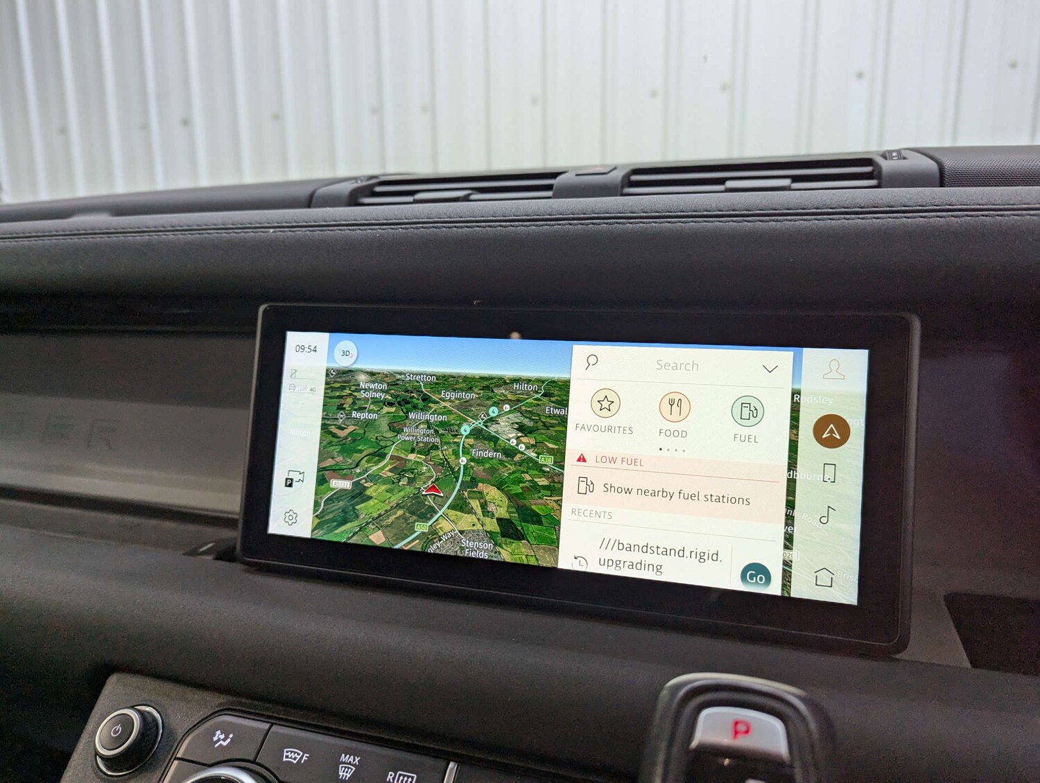 Used Land Rover Defender 2020 for sale - 76402672: Photo 82