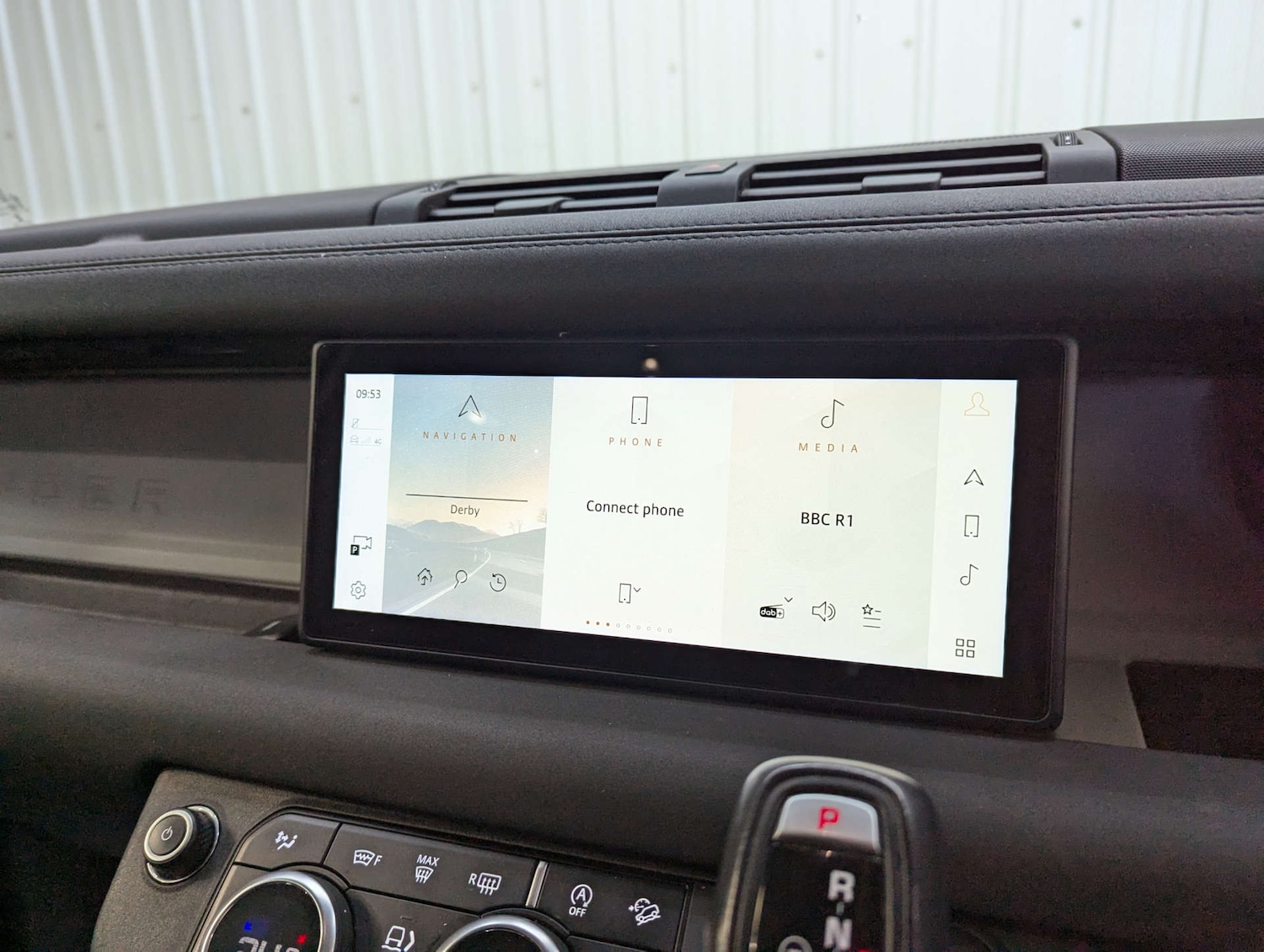 Used Land Rover Defender 2020 for sale - 76402672: Photo 84