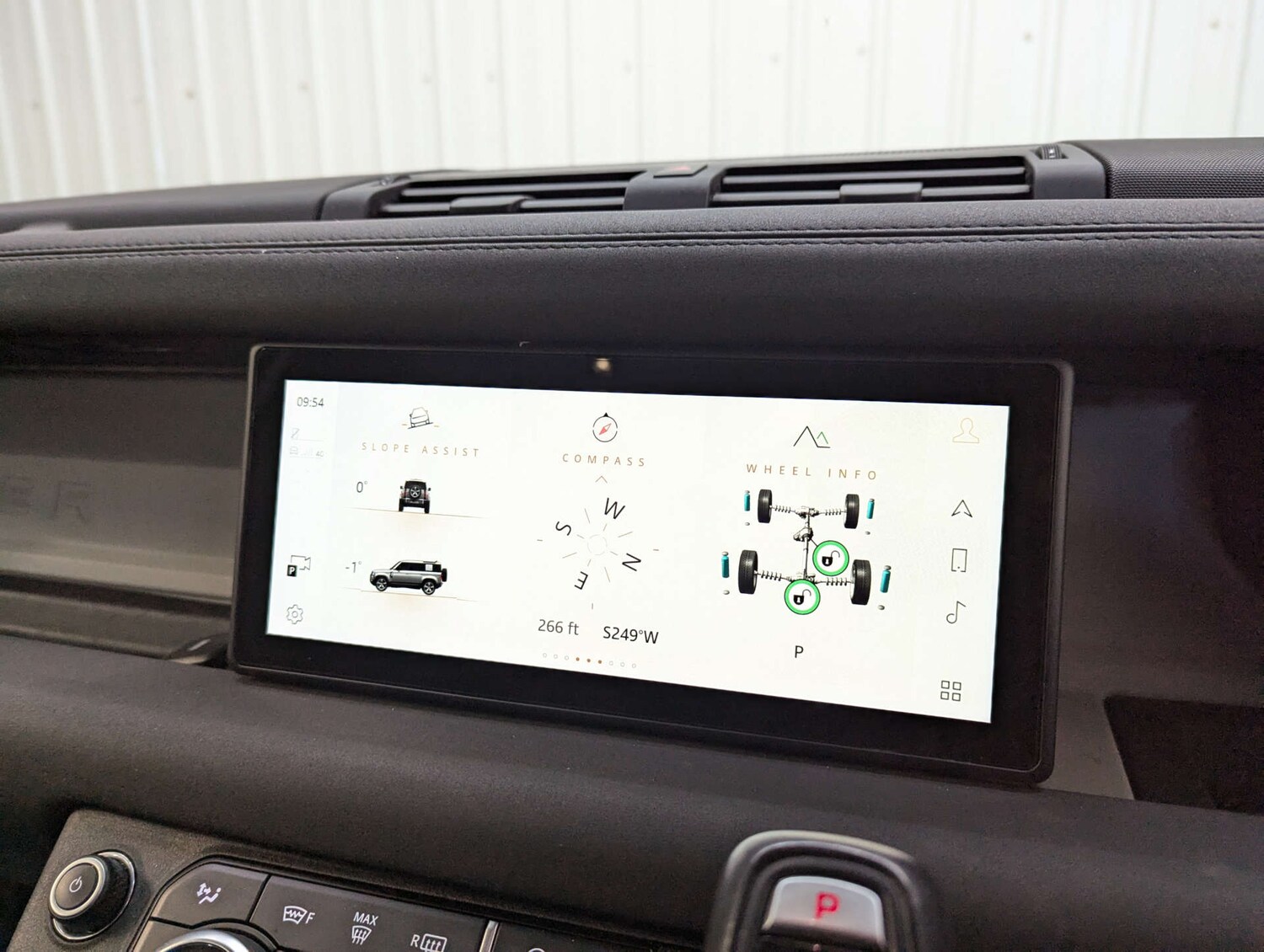 Used Land Rover Defender 2020 for sale - 76402672: Photo 89