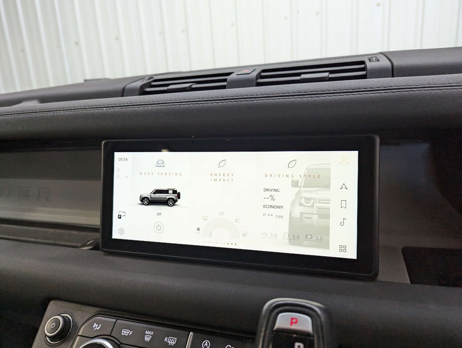 Used Land Rover Defender 2020 for sale - 76402672: Photo 92