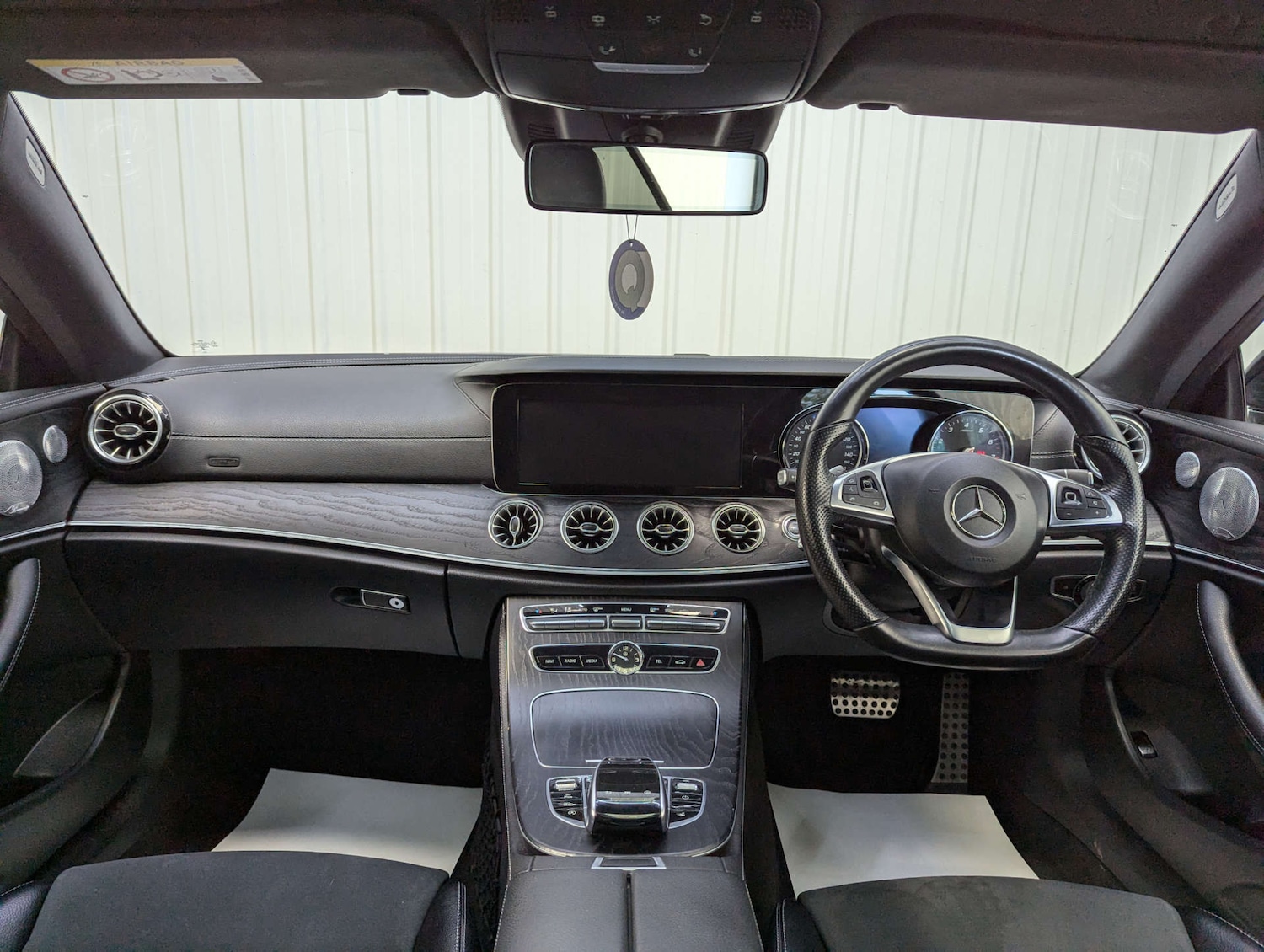 Used Mercedes-Benz E Class 2017 for sale - 76278147: Photo 2