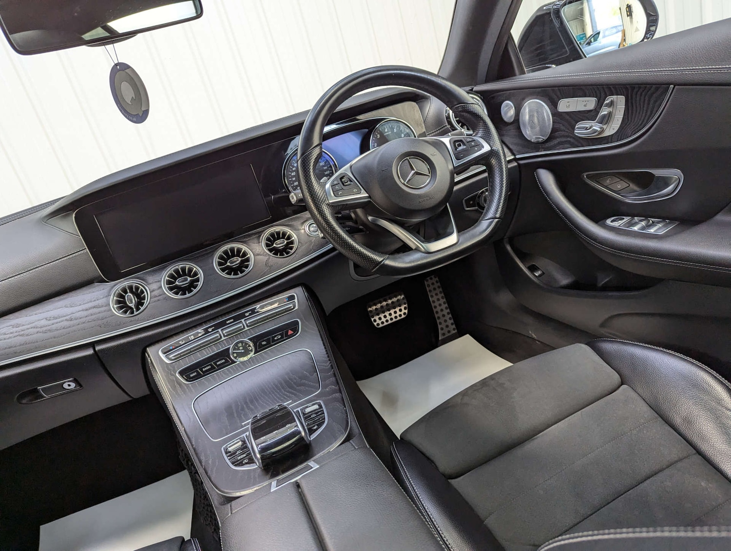 Used Mercedes-Benz E Class 2017 for sale - 76278147: Photo 46