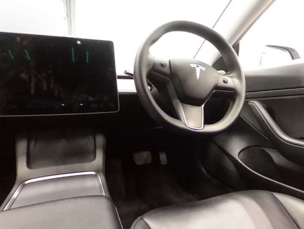 Used Tesla Model 3 2021 for sale - 76139970: Photo 3