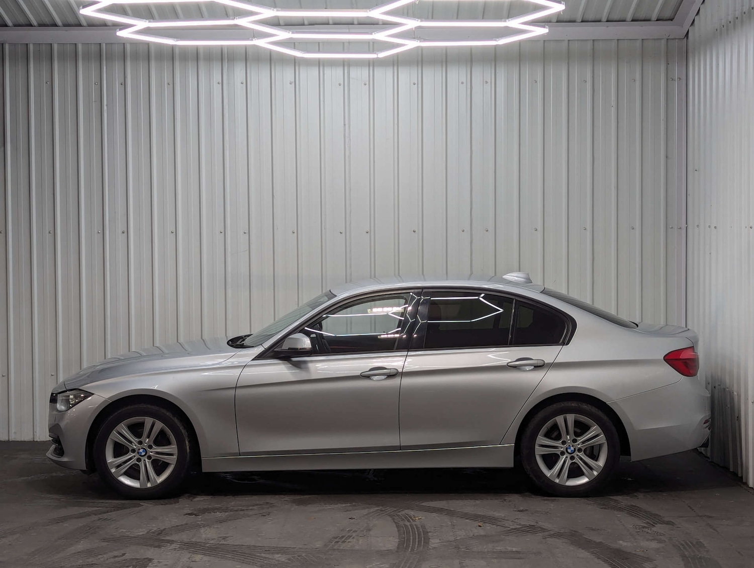 Used BMW 3 Series 2016 for sale - 77234103: Photo 17