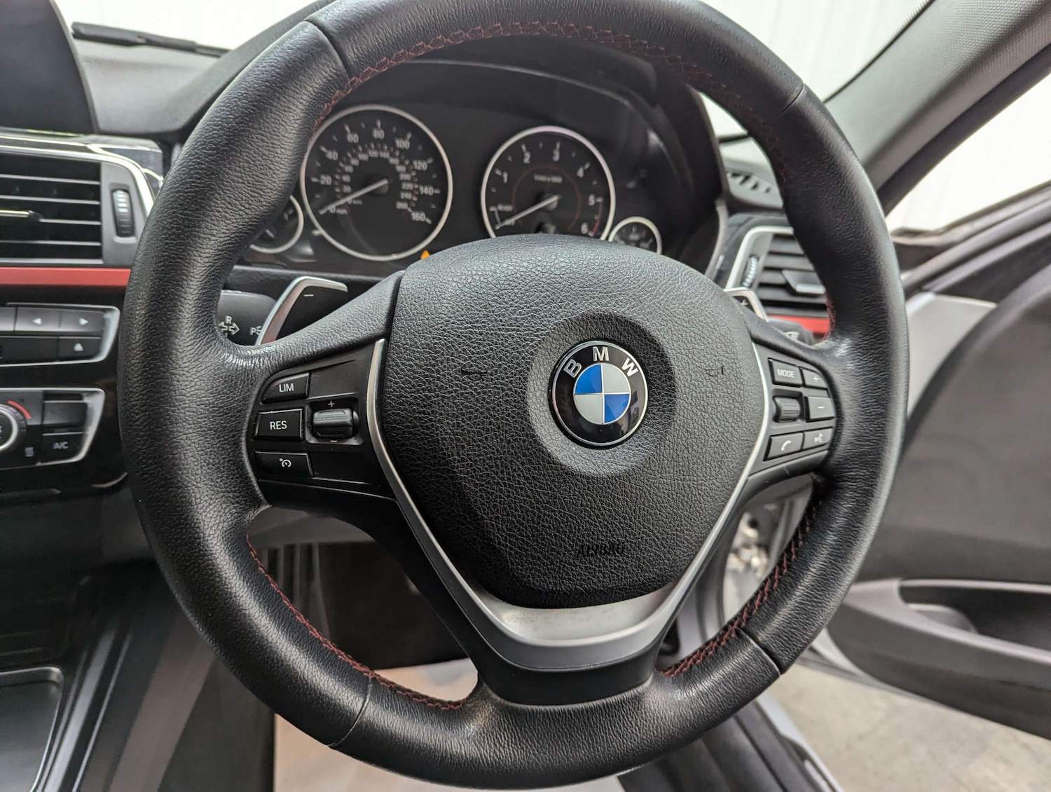 Used BMW 3 Series 2016 for sale - 77234103: Photo 77