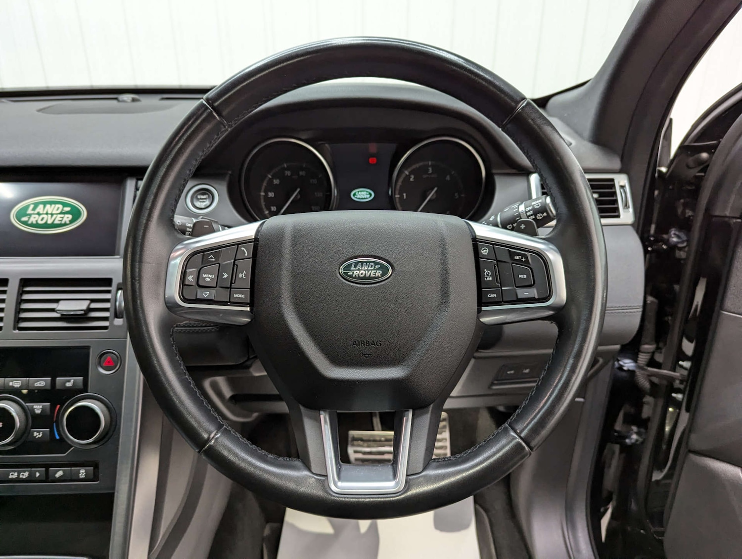 Used Land Rover Discovery Sport 2019 for sale - 76475106: Photo 75