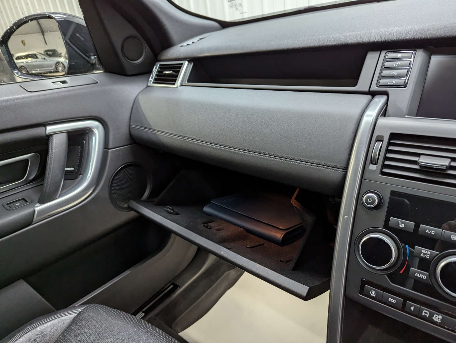 Used Land Rover Discovery Sport 2019 for sale - 76475106: Photo 94