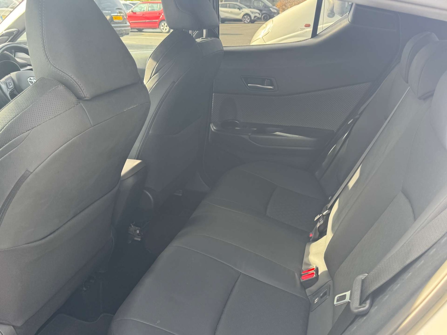 Used Toyota C-HR 2021 for sale - 76536182: Photo 5