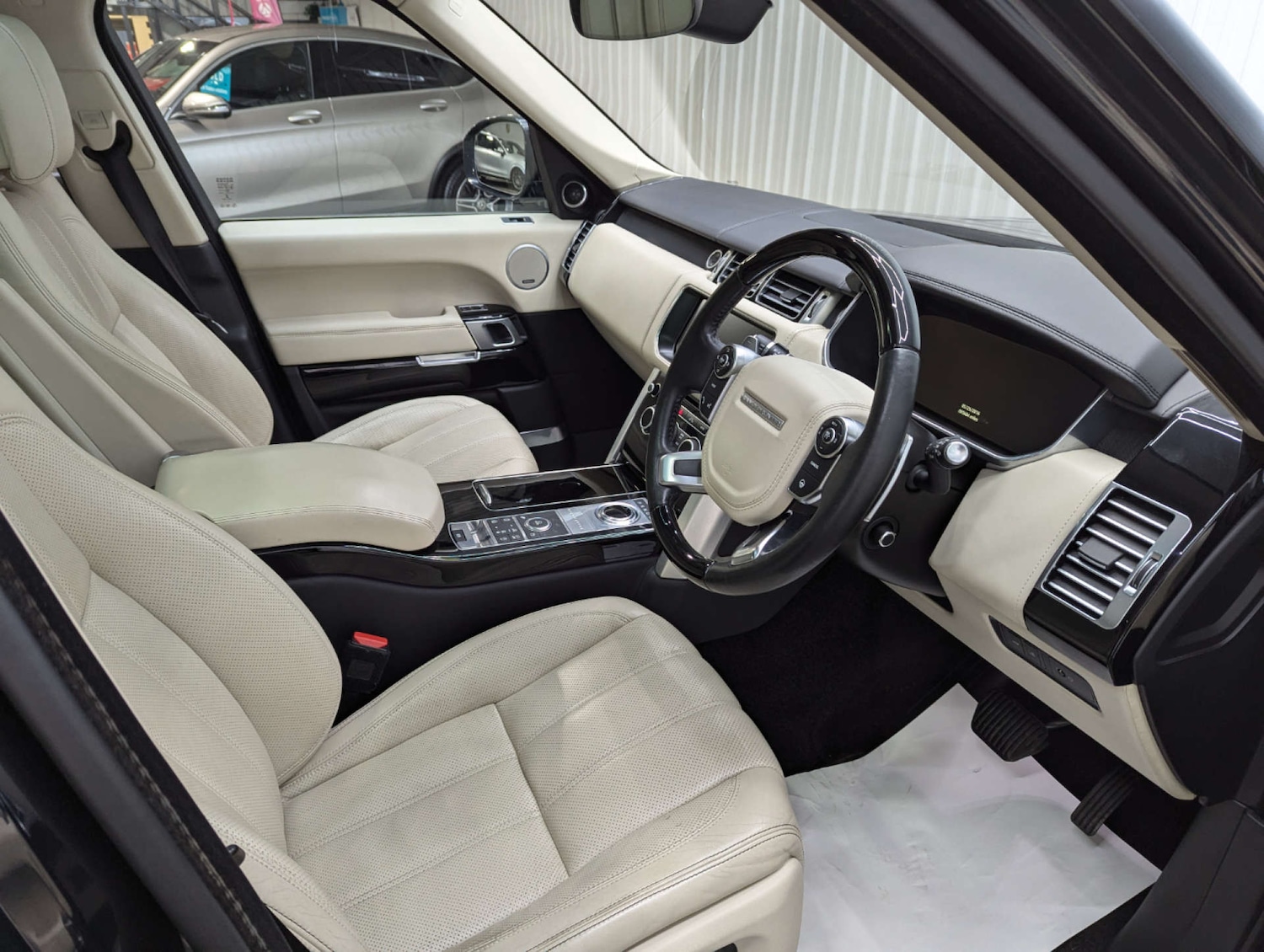 Used Land Rover Range Rover 2016 for sale - 76362812: Photo 54