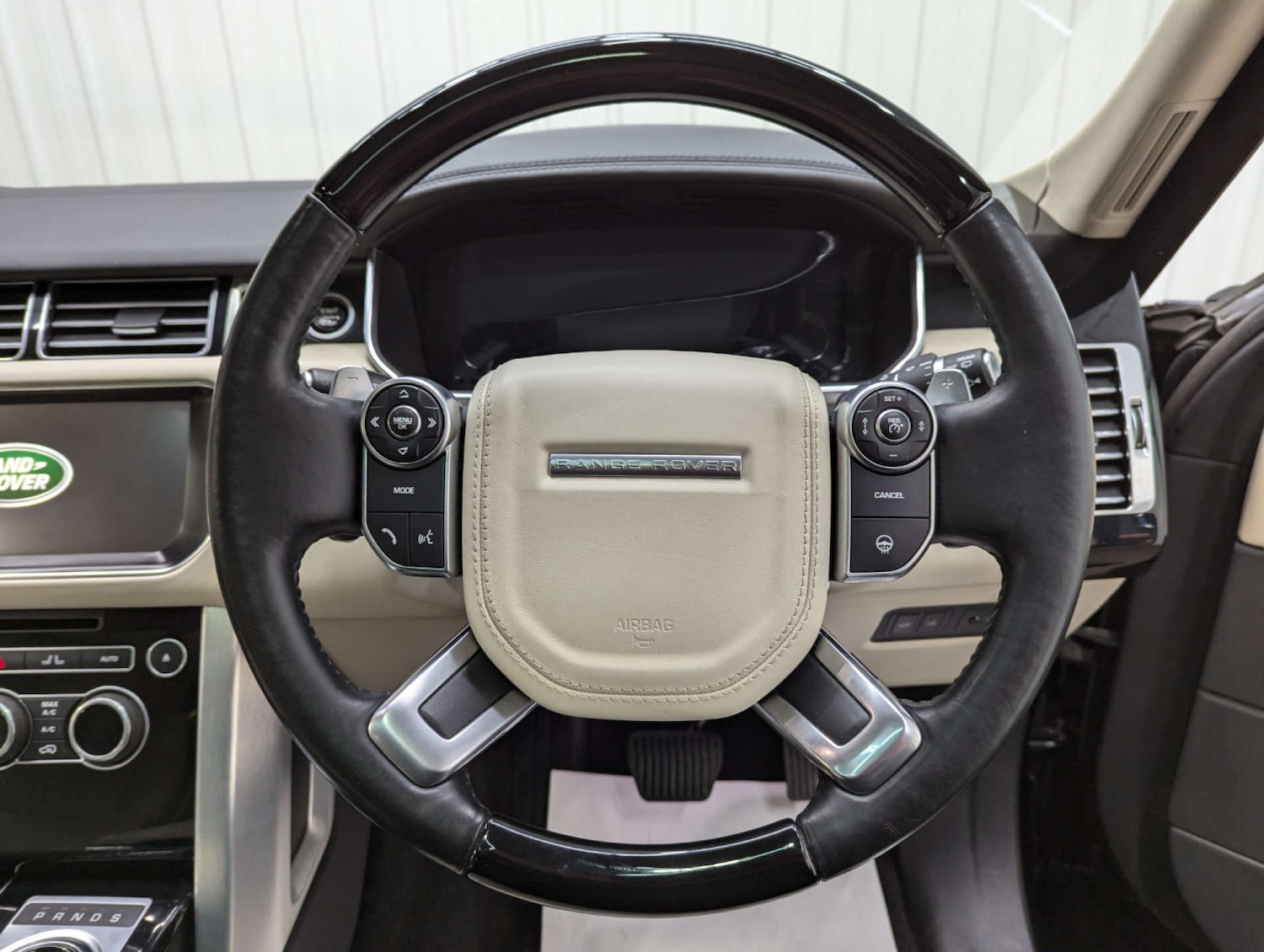 Used Land Rover Range Rover 2016 for sale - 76362812: Photo 82