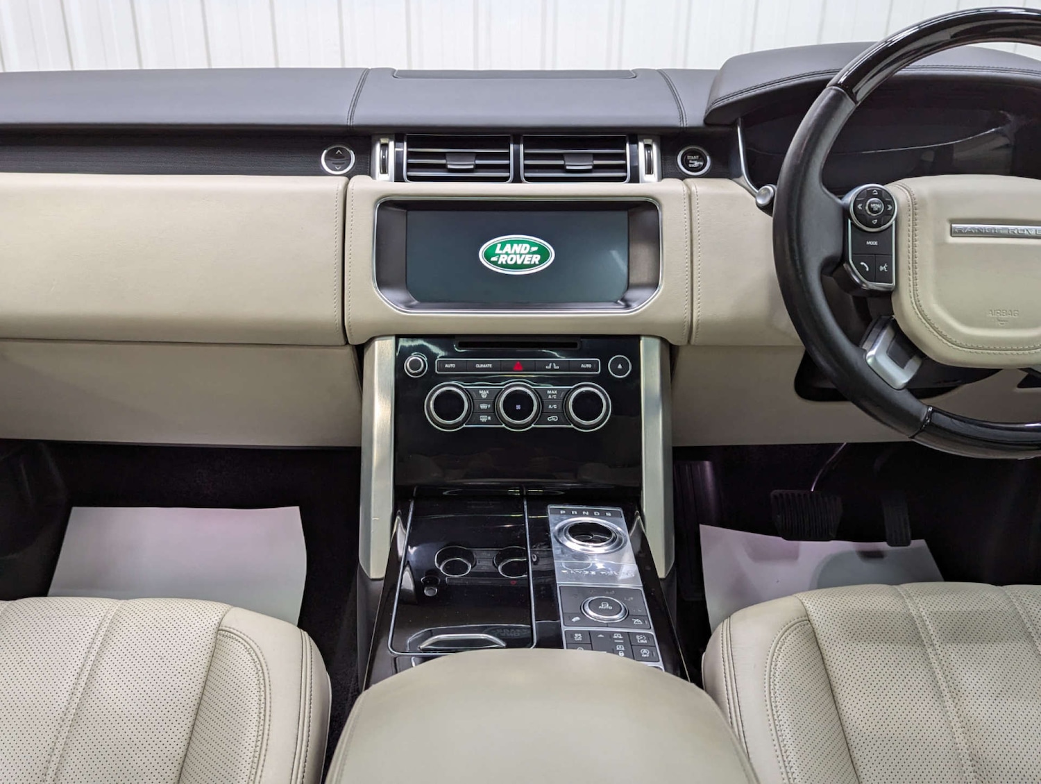 Used Land Rover Range Rover 2016 for sale - 76362812: Photo 89