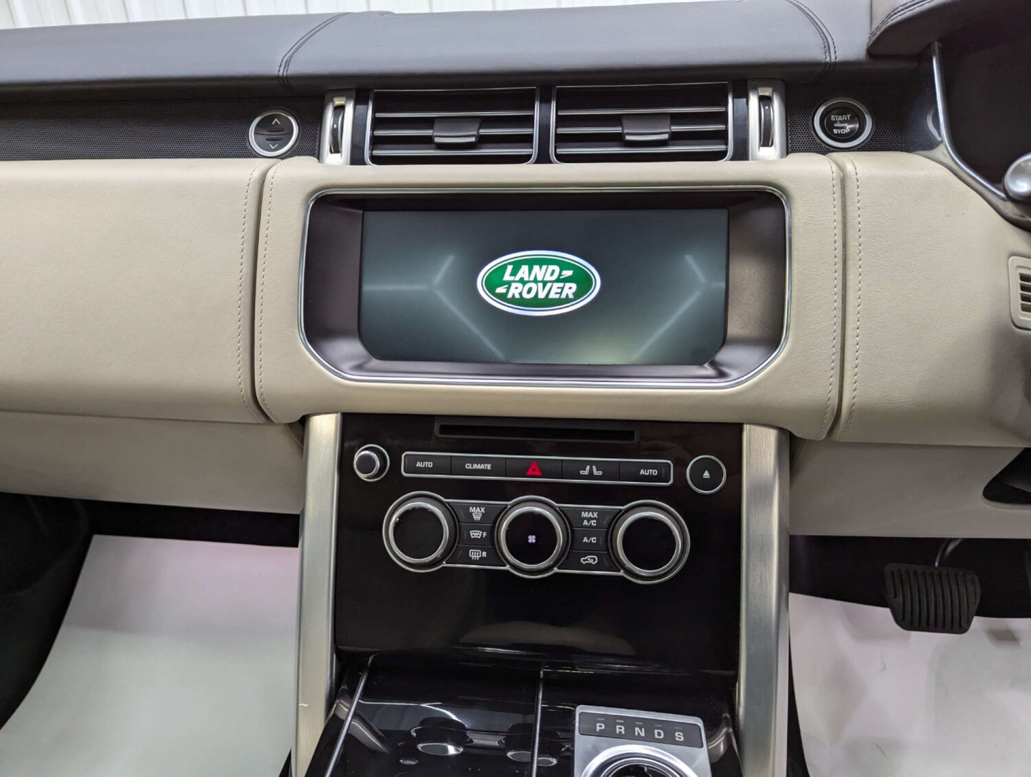 Used Land Rover Range Rover 2016 for sale - 76362812: Photo 91